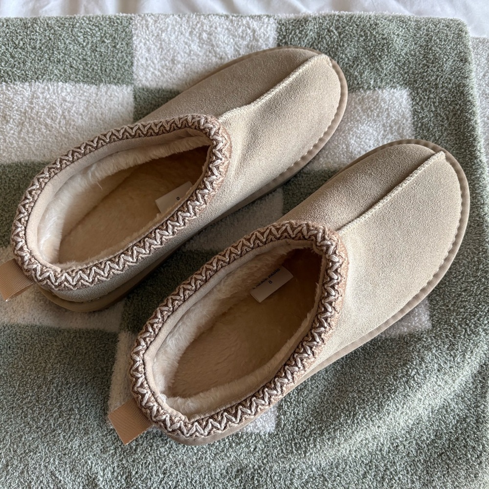 Dream Pairs Beige Women's Slippers